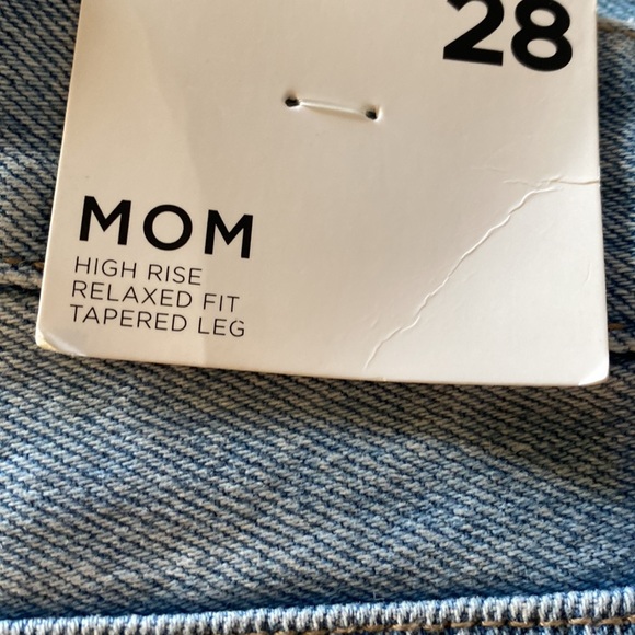 Forever 21 women’s  Mom Jean high rise relaxed fit tapered leg size 28 NWt - Picture 6 of 8